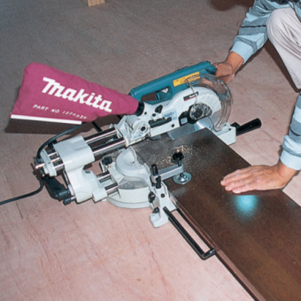 Пила торцовочная Makita LS 0714 N
