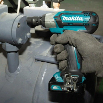 Гайковерт аккумуляторный Makita TW 161 DWAE