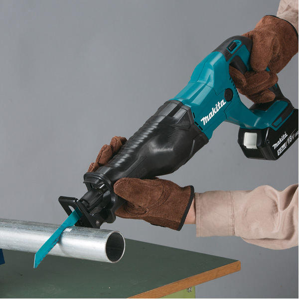 Makita reciprocating saw djr187 discount